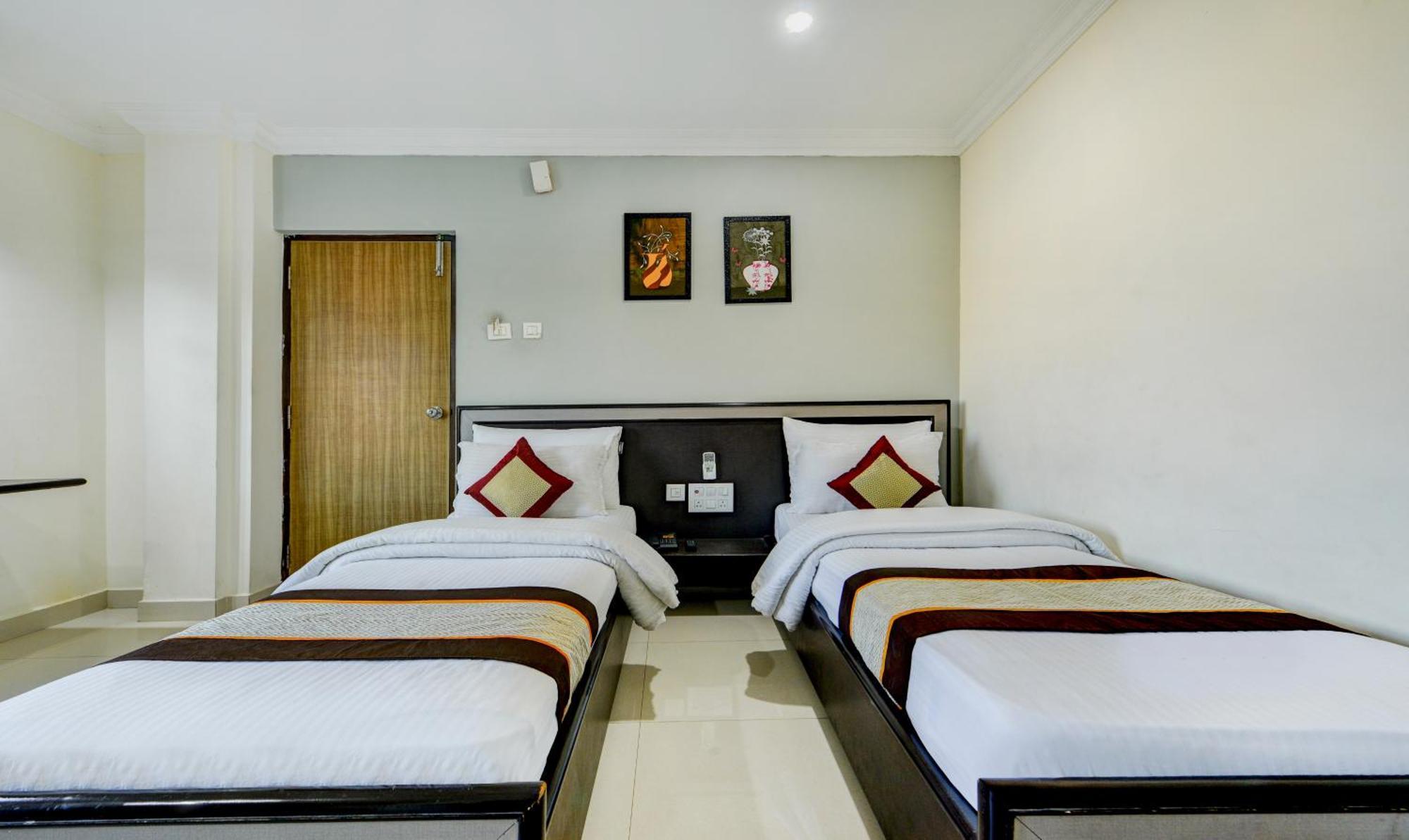 Saibala Lnn Hotel Csennai Kültér fotó