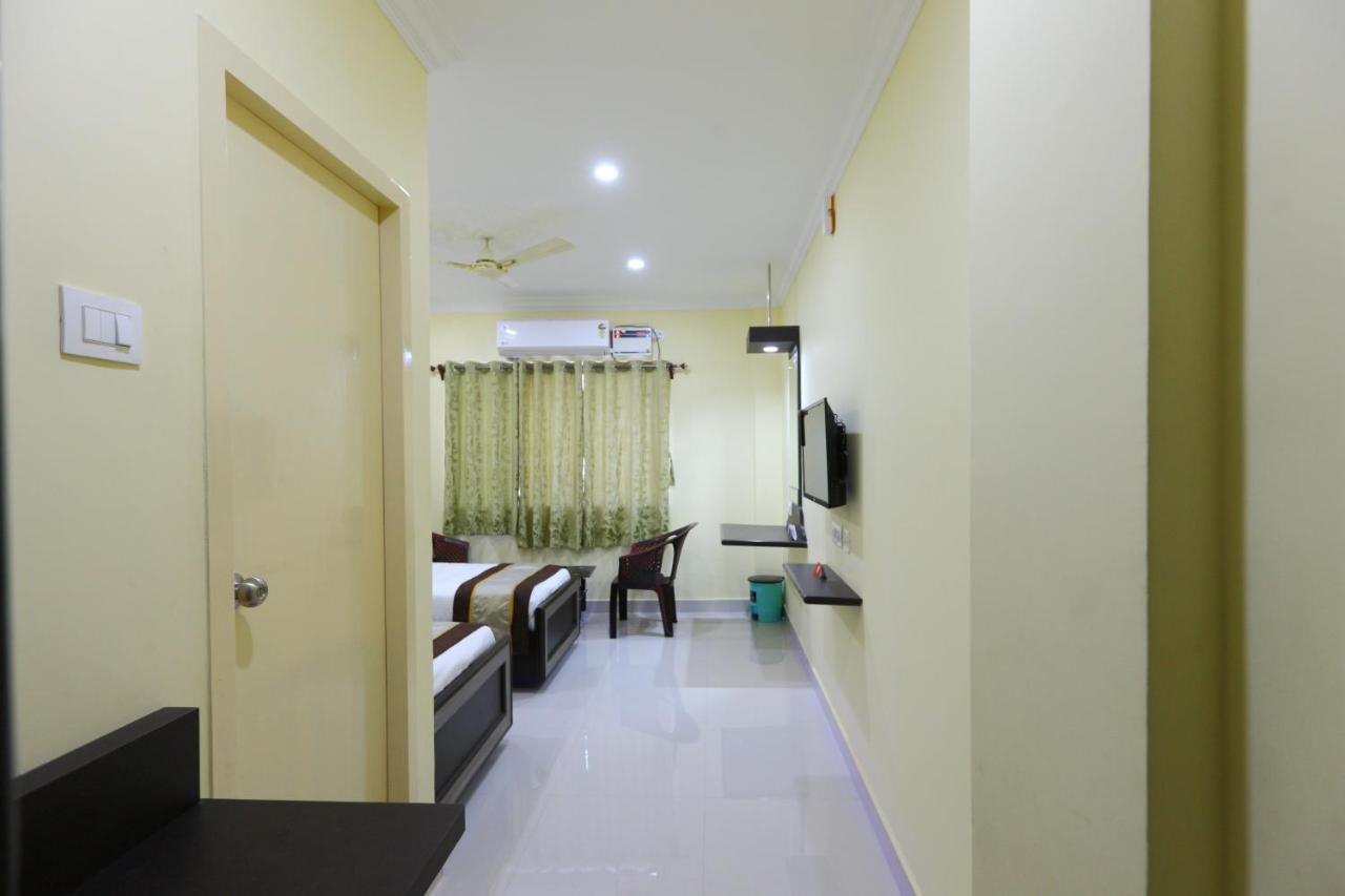 Saibala Lnn Hotel Csennai Kültér fotó