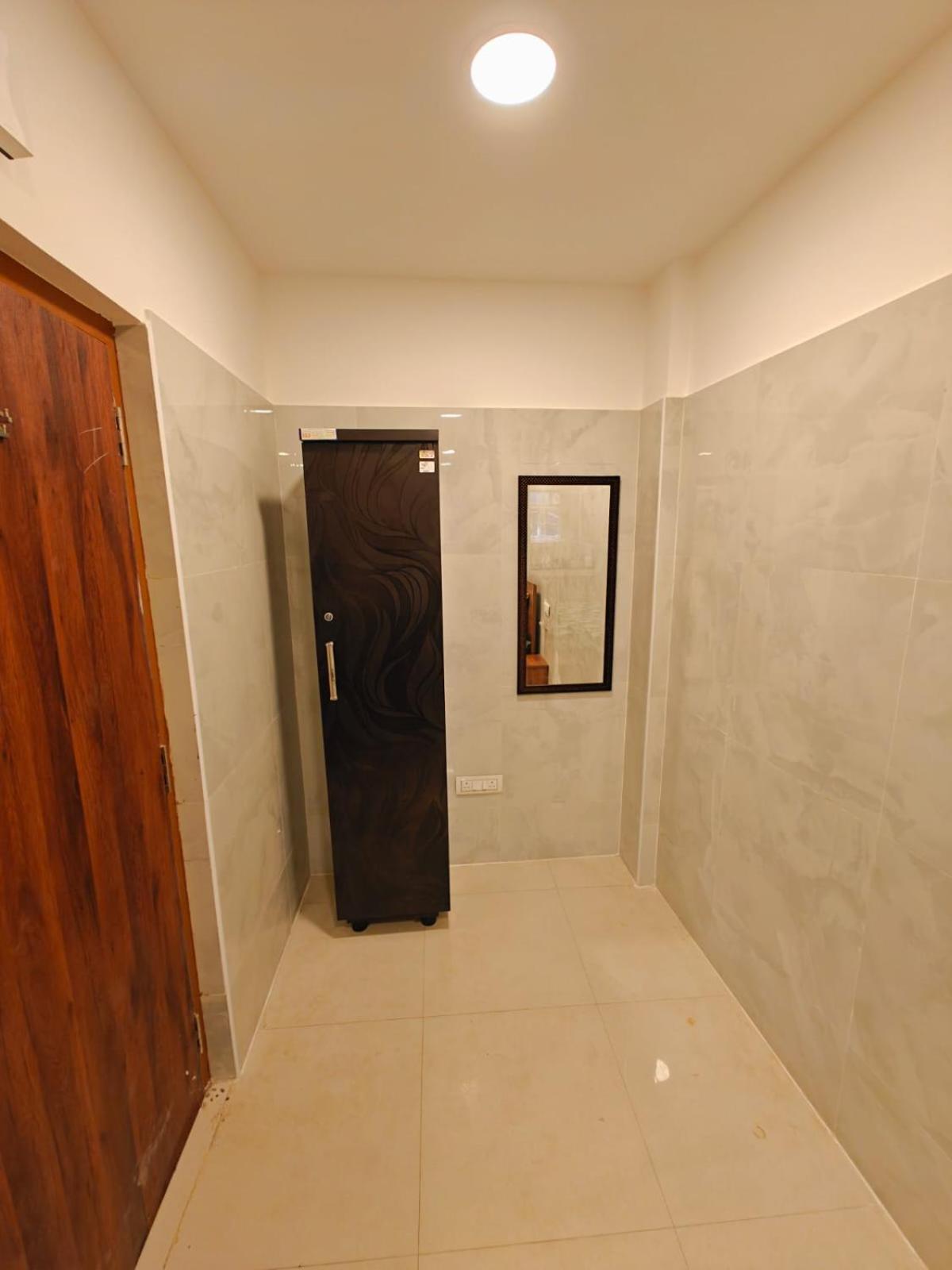 Saibala Lnn Hotel Csennai Kültér fotó