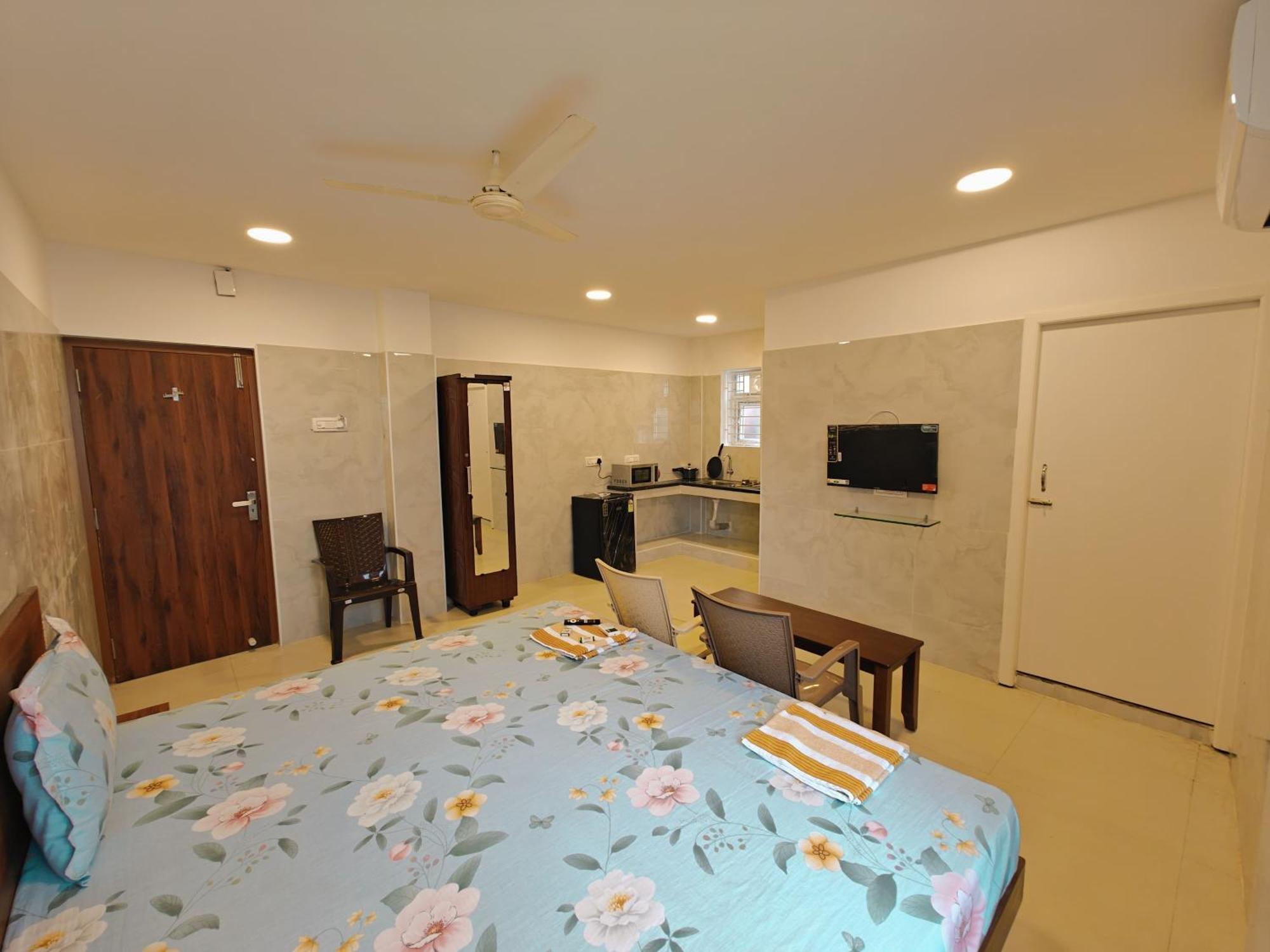 Saibala Lnn Hotel Csennai Kültér fotó